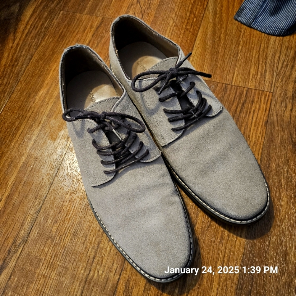 Banana republic mens shoes size 10 greyish, mushroom